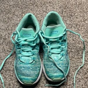 Women’s athletic shoe